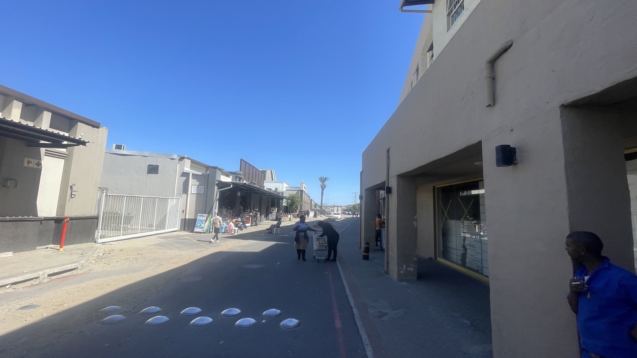 To Let commercial Property for Rent in Athlone Western Cape